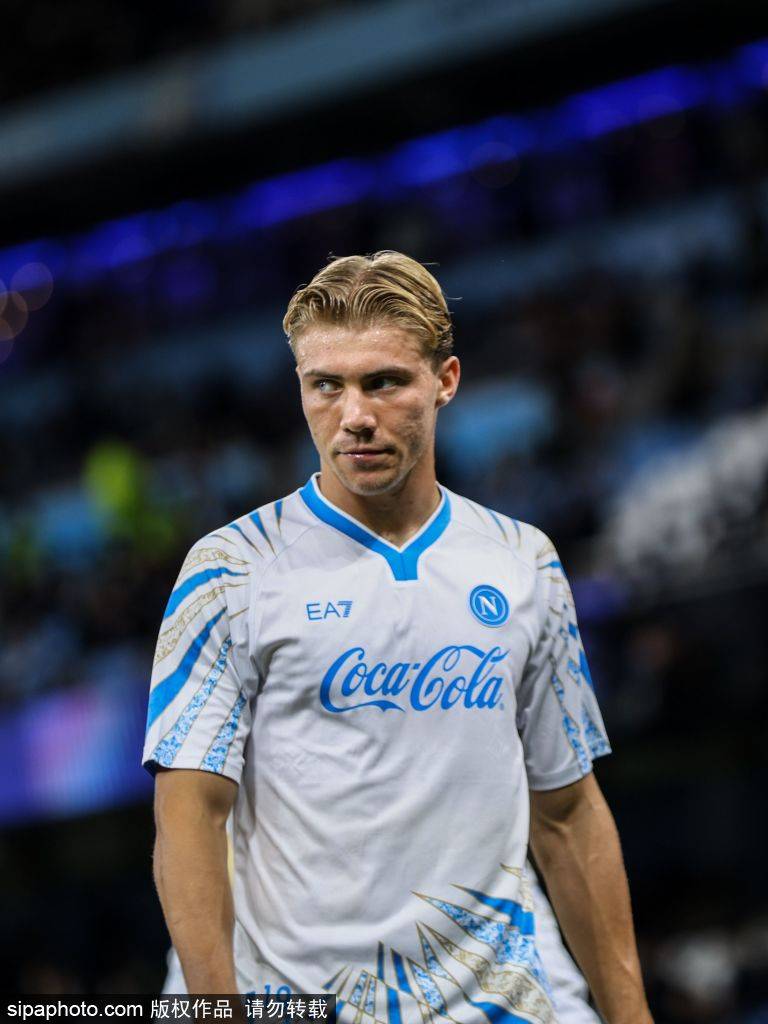 战术与激情的碰撞：揭开欧冠决赛背后的技术秘密与球员故事